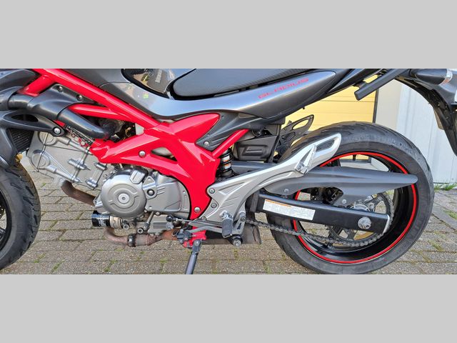 suzuki - sfv-650-gladius-abs
