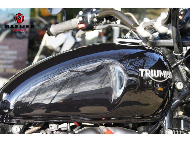 triumph - bonneville-bobber-black