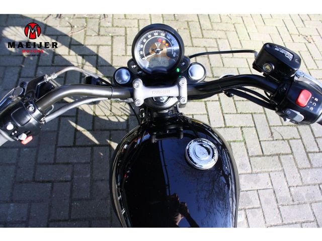 triumph - bonneville-bobber-black