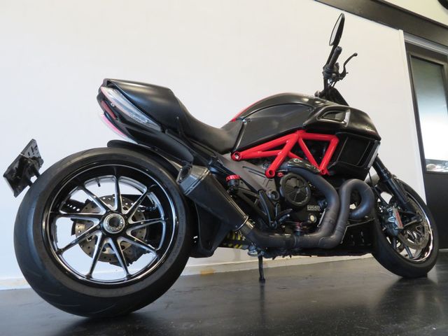 ducati - diavel-carbon