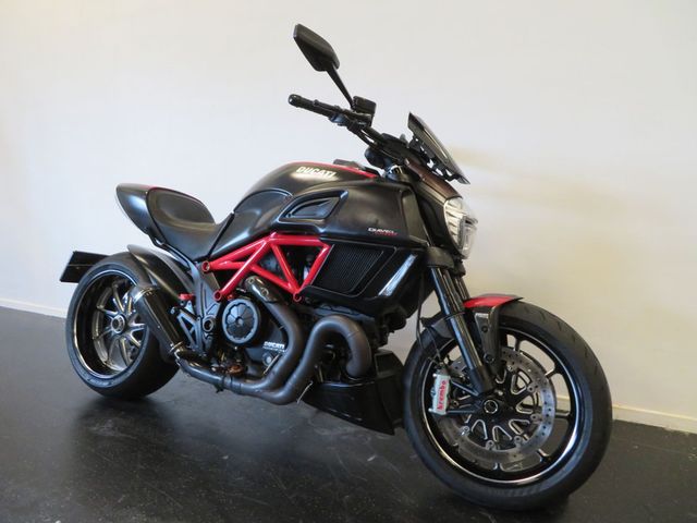 ducati - diavel-carbon
