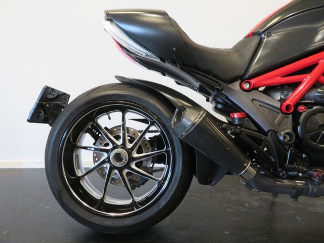 ducati - diavel-carbon
