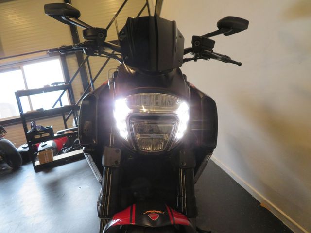 ducati - diavel-carbon