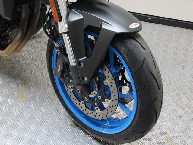 suzuki - gsx-8s