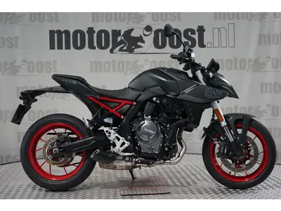 SUZUKI GSX-8S – foto 2