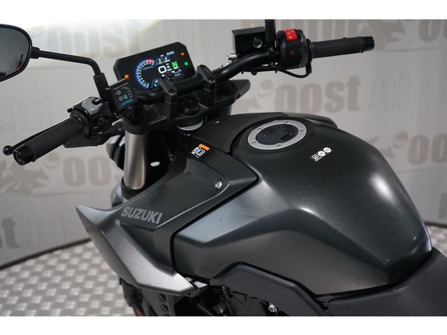 suzuki - gsx-8s