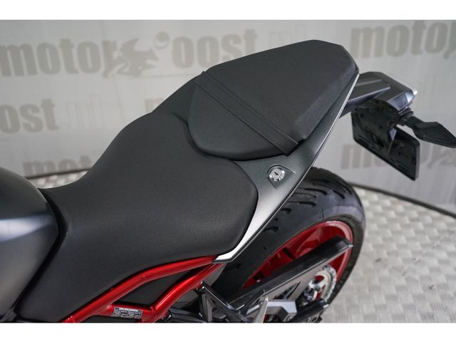 suzuki - gsx-8s