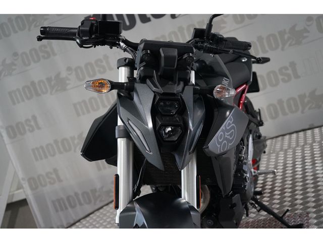 suzuki - gsx-8s