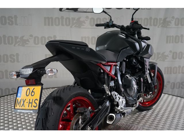 suzuki - gsx-8s