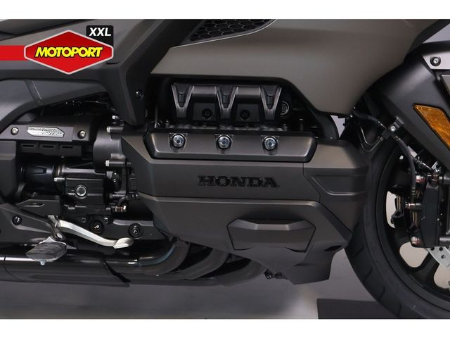 honda - gl-1800-goldwing-bagger-dct