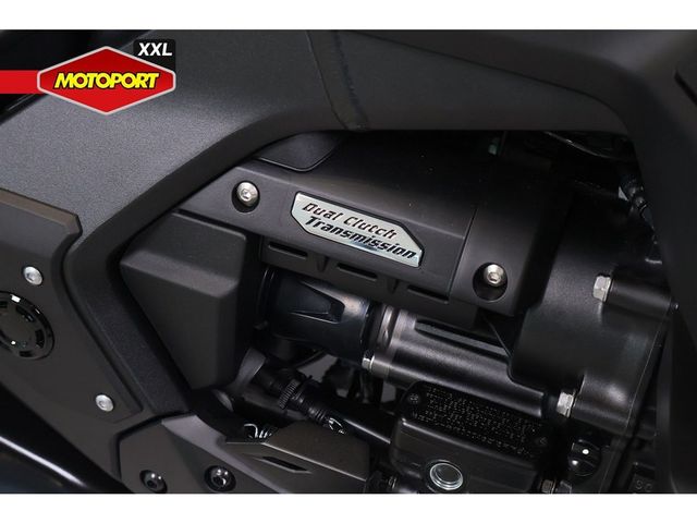 honda - gl-1800-goldwing-bagger-dct