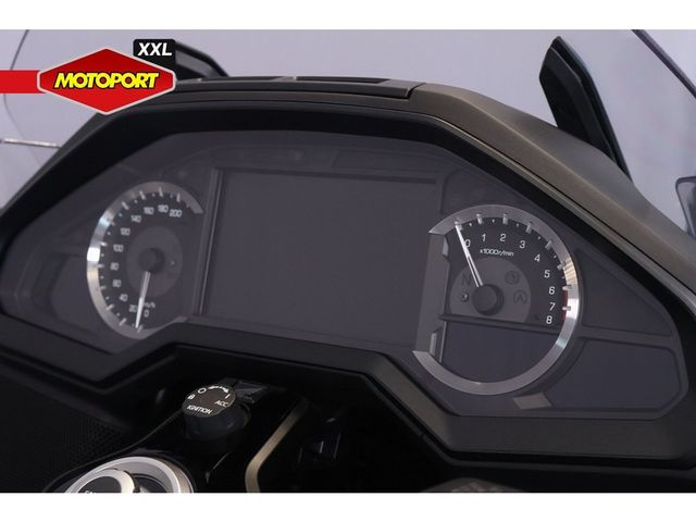 honda - gl-1800-goldwing-bagger-dct
