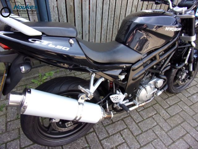 hyosung - gt-650i-naked