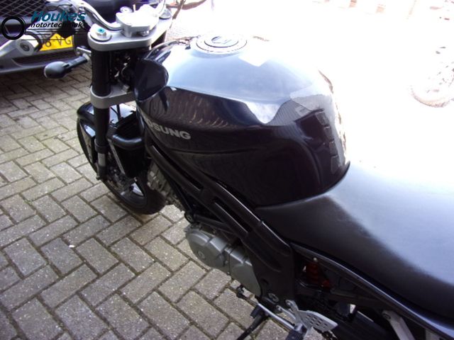 hyosung - gt-650i-naked