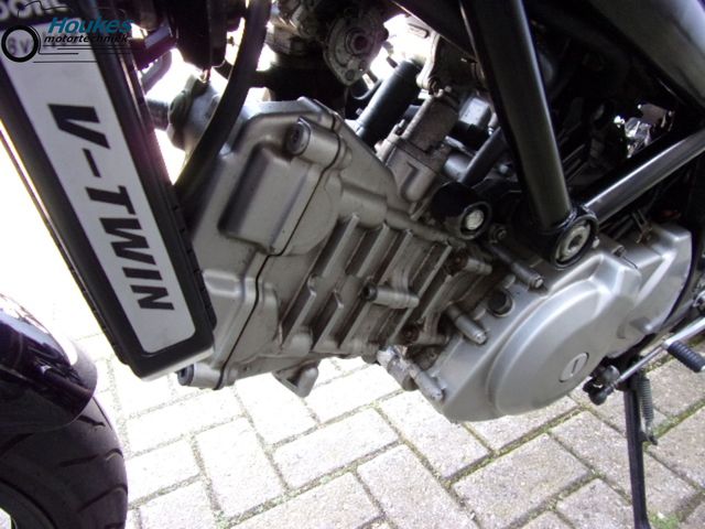 hyosung - gt-650i-naked