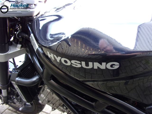 hyosung - gt-650i-naked