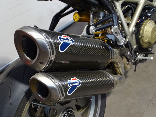 ducati - streetfighter--s-1098