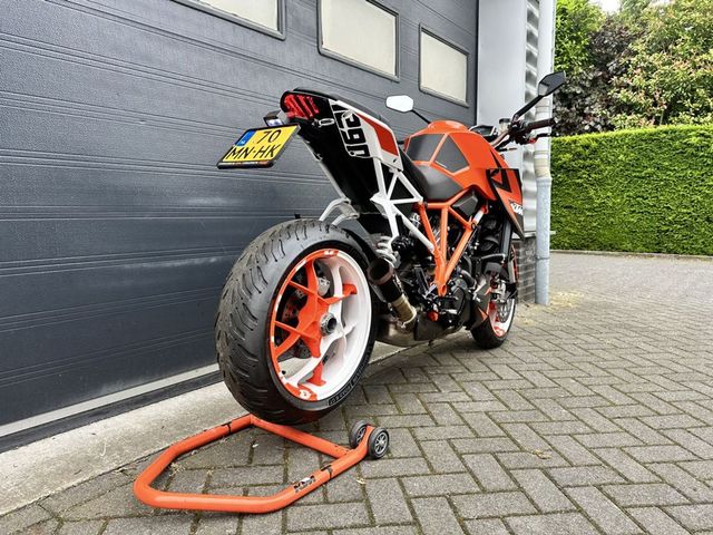 ktm - 1290-super-duke-r