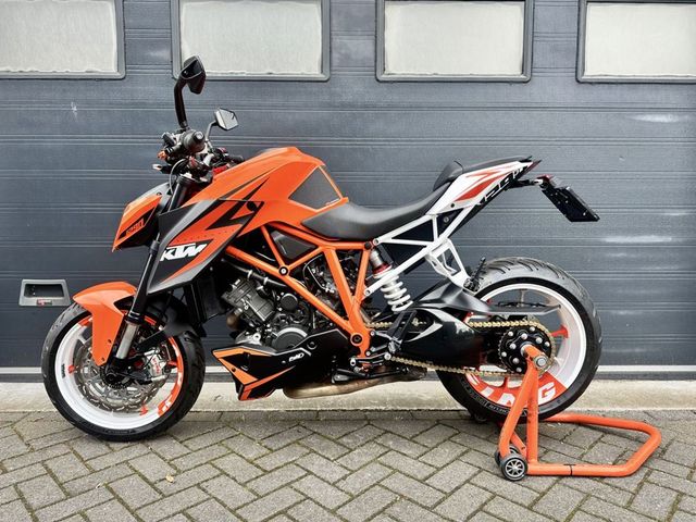 ktm - 1290-super-duke-r