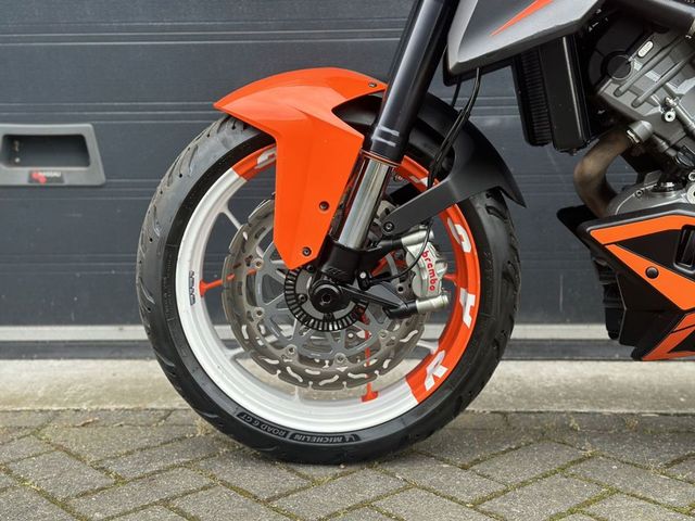 ktm - 1290-super-duke-r