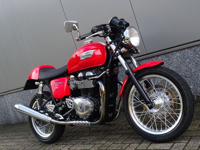 triumph - thruxton-900