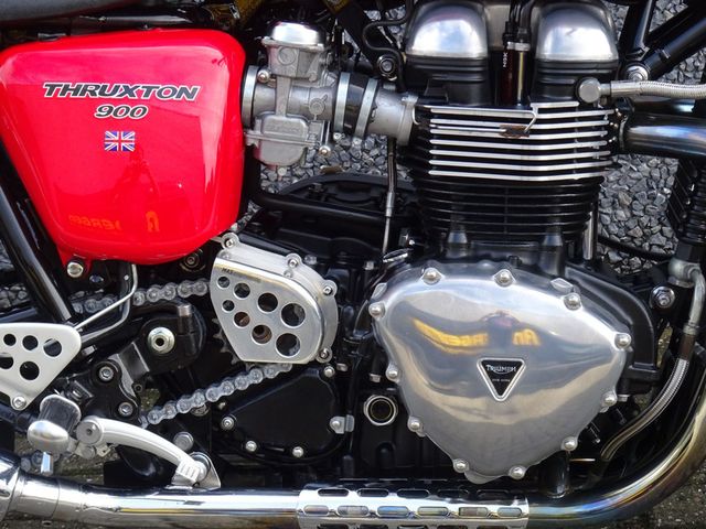 triumph - thruxton-900