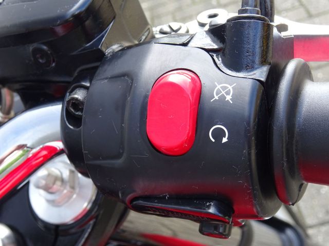 triumph - thruxton-900