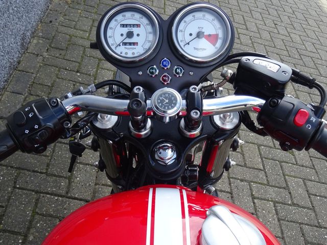 triumph - thruxton-900