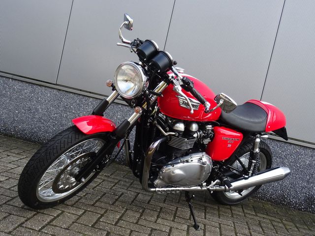 triumph - thruxton-900