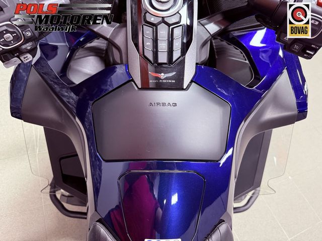 honda - gl-1800-goldwing-tour-dct