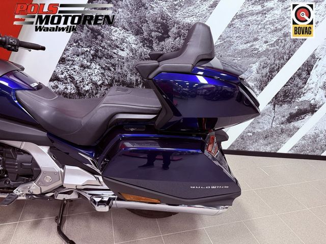 honda - gl-1800-goldwing-tour-dct