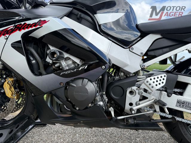 honda - cbr-900-rr-fireblade