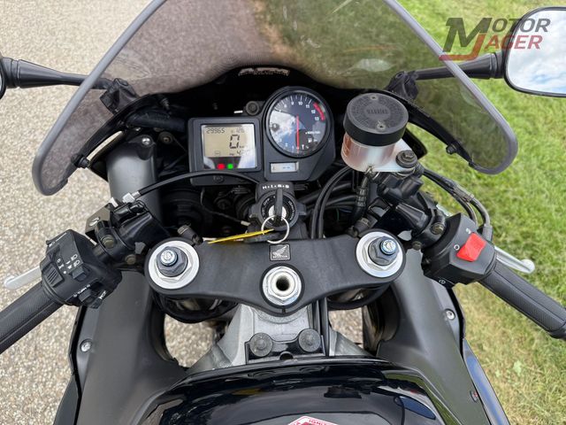 honda - cbr-900-rr-fireblade