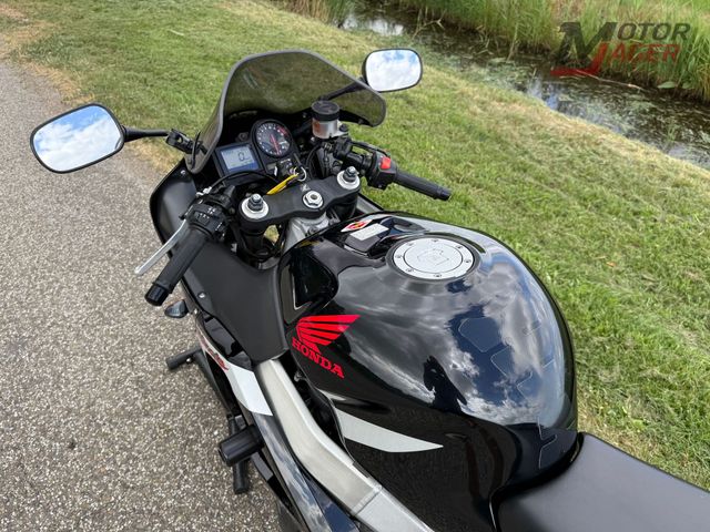 honda - cbr-900-rr-fireblade