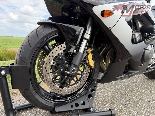 honda - cbr-900-rr-fireblade