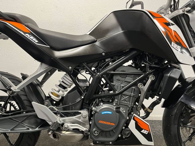 ktm - 125-duke