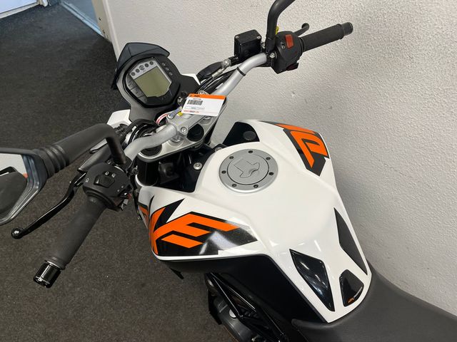 ktm - 125-duke