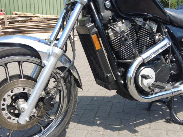 honda - vt-700-c-shadow