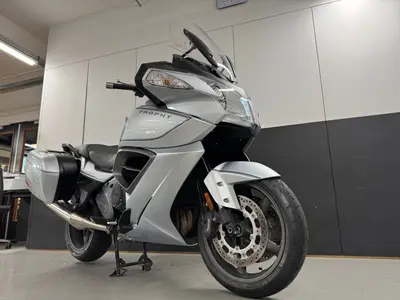 TRIUMPH TROPHY 1200 – foto 4