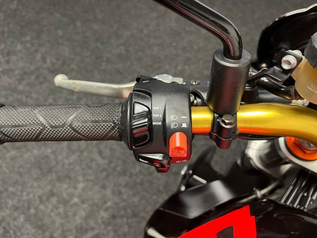 aprilia - tuono-1000-r