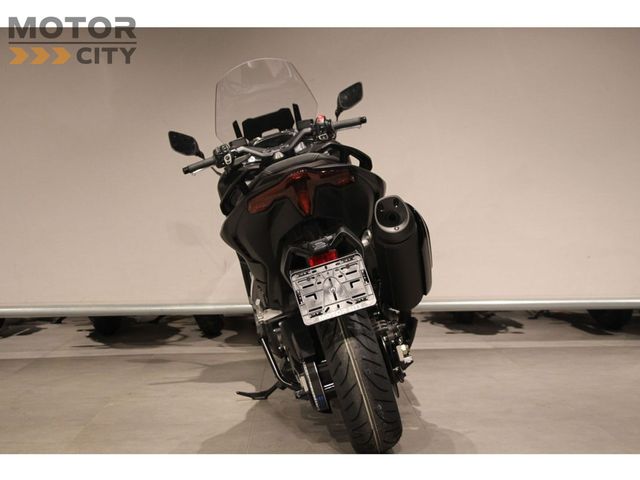 yamaha - tmax-tech-max-560