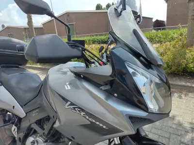 SUZUKI V-STROM DL 650 – foto 3