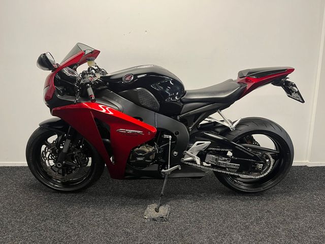 honda - cbr-1000-rr-fireblade
