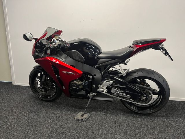 honda - cbr-1000-rr-fireblade