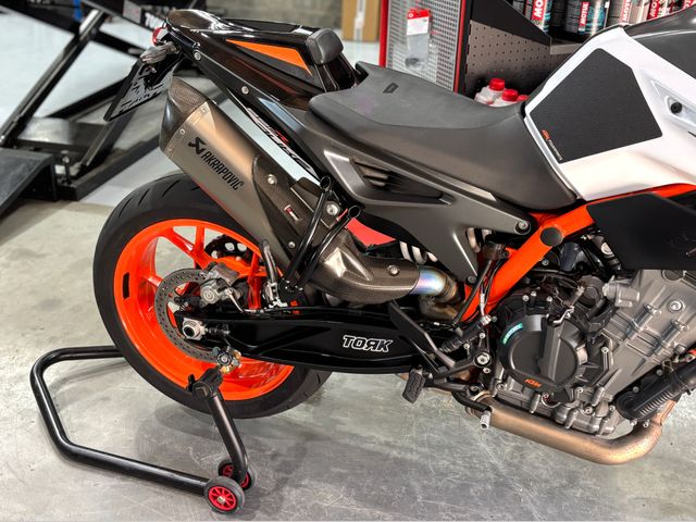 ktm - 890-duke-r