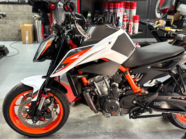 ktm - 890-duke-r