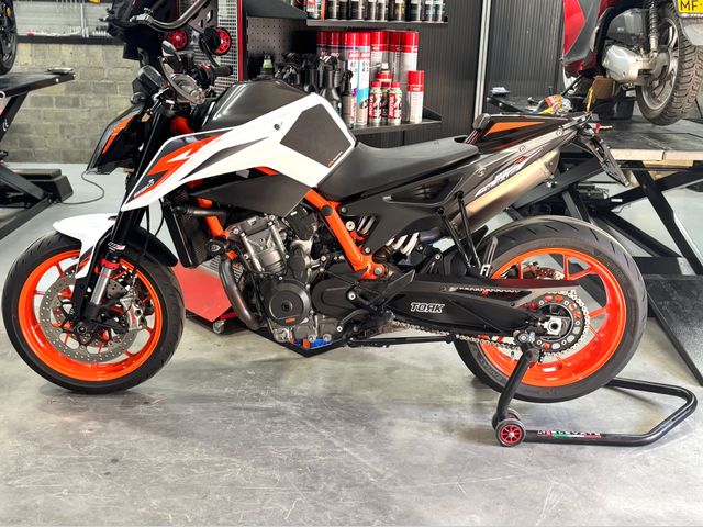 ktm - 890-duke-r