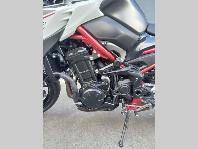 kawasaki - z900