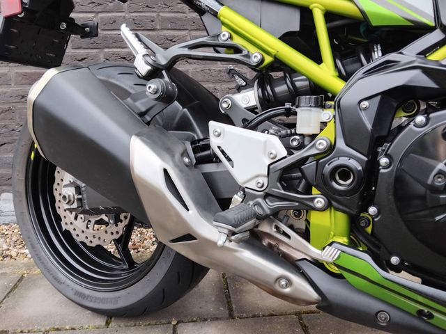 kawasaki - z900