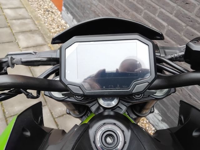 kawasaki - z900
